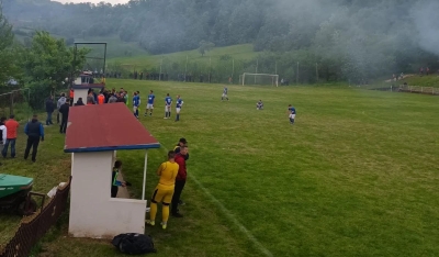Prekinut meč Prve lige TK: Sudija brutalno pretučen, bio "zarobljen" pet sati, uz policijsku pratnju napustio stadion